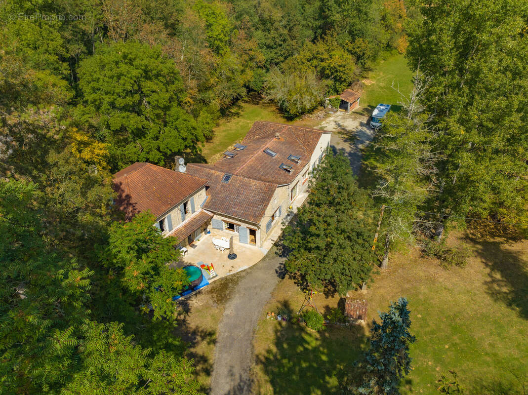 Maison à MONBALEN