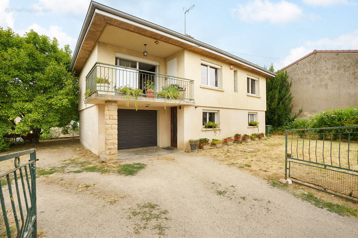 Maison à SERMOYER