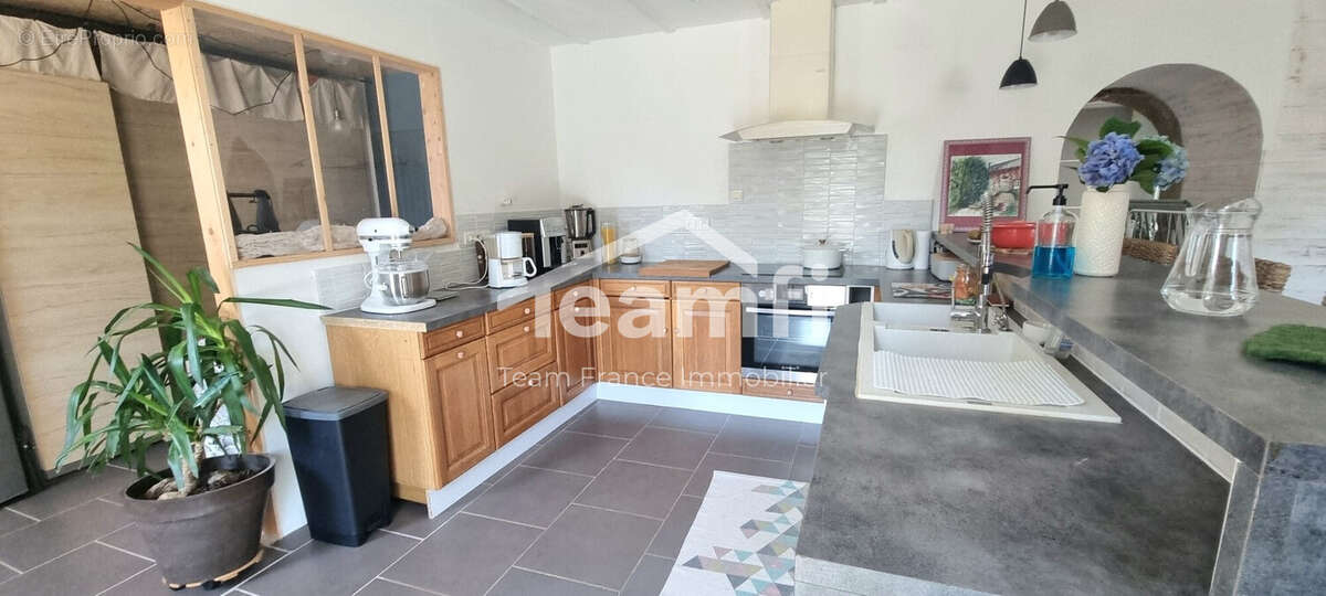 Maison à PLOUEGAT-MOYSAN