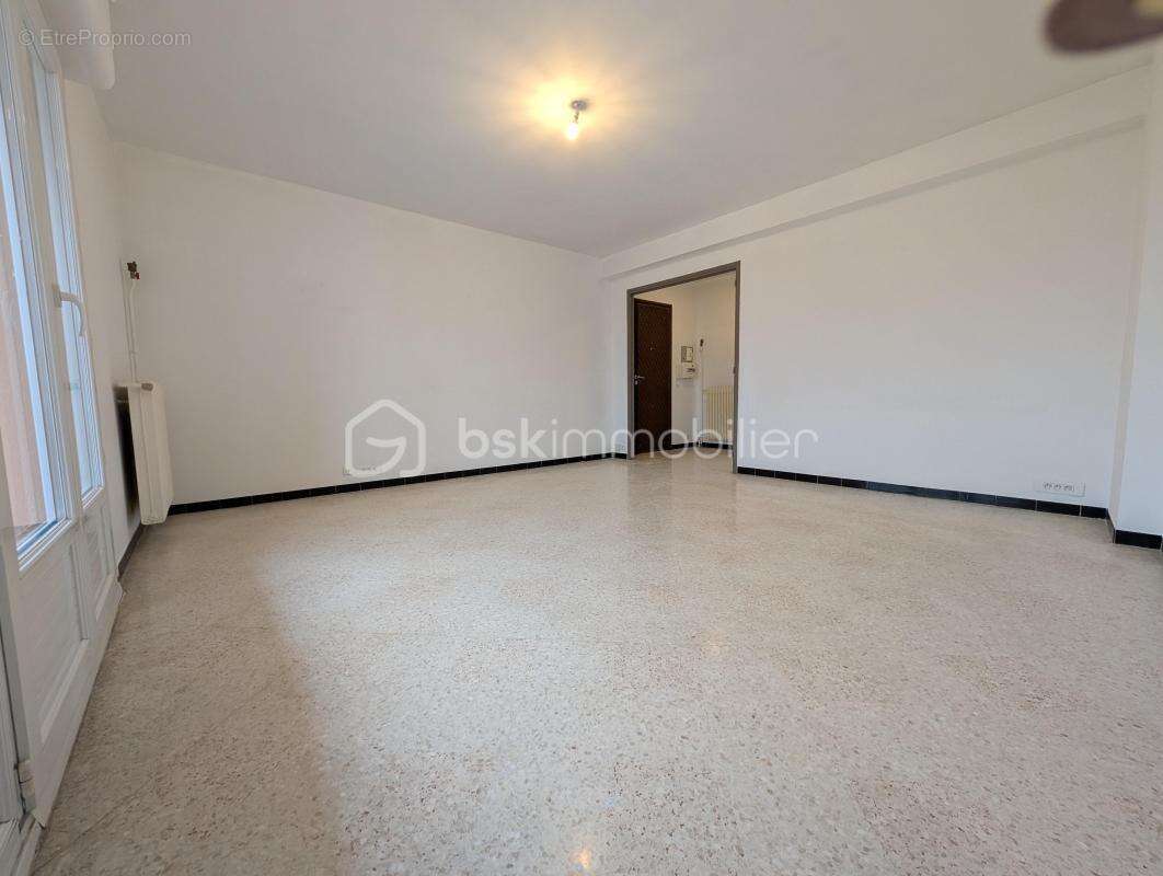 Appartement à LA VALETTE-DU-VAR