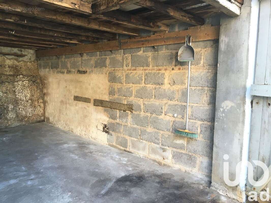 Photo 9 - Parking à POITIERS