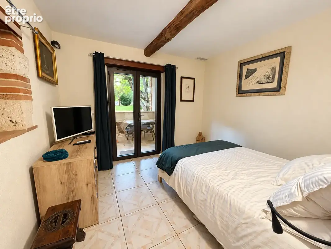 Belle maison de caractère rénovée sur un parc arboré de 4 801 m2 avec piscine - photo 23