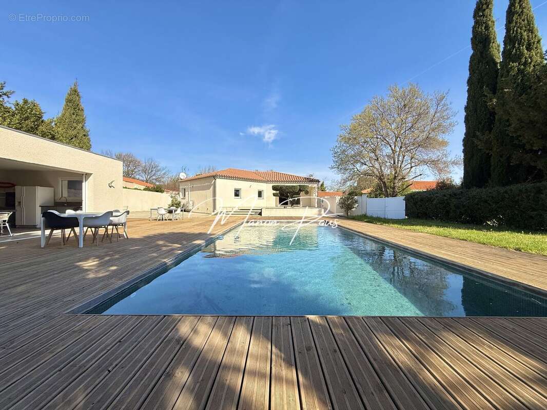 Maison à SAINT-ESTEVE