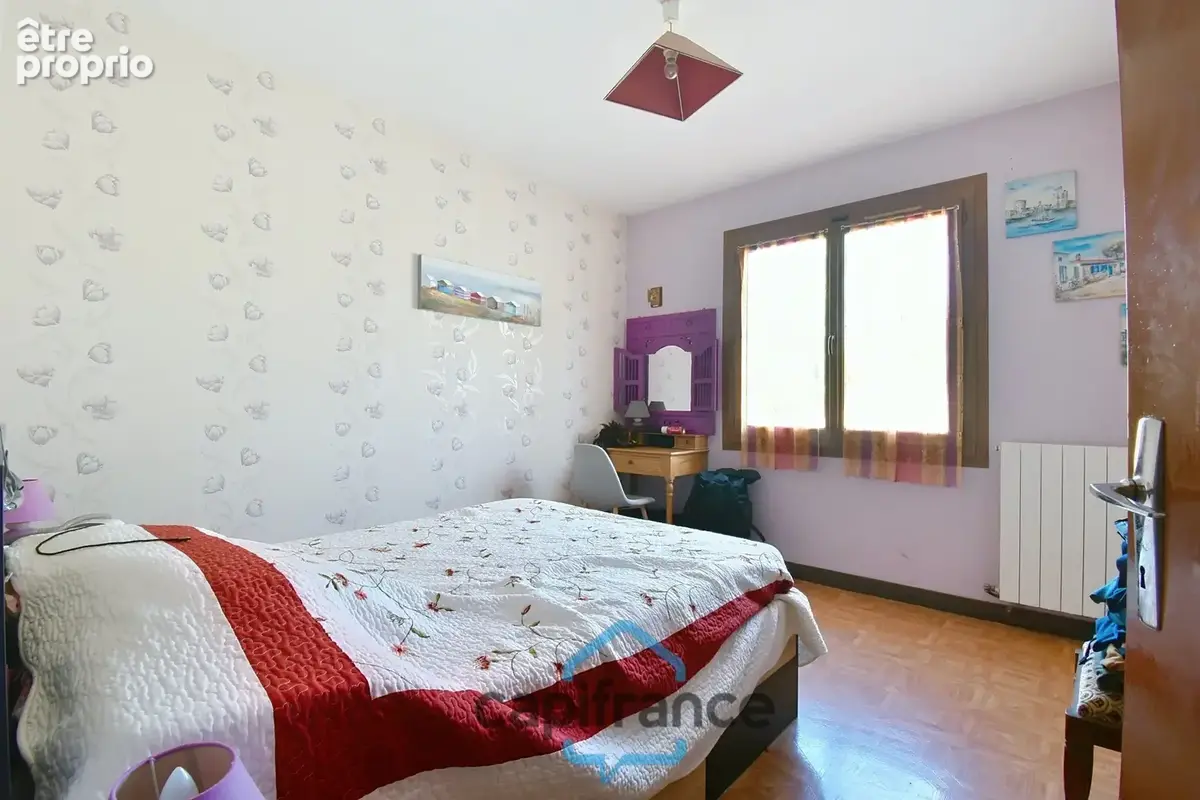 Maison DE PLAIN PIED à vendre  SAINT JEAN D'ANGELY (17) 5 pièces sur 800m² de terrain avec garage - photo 12
