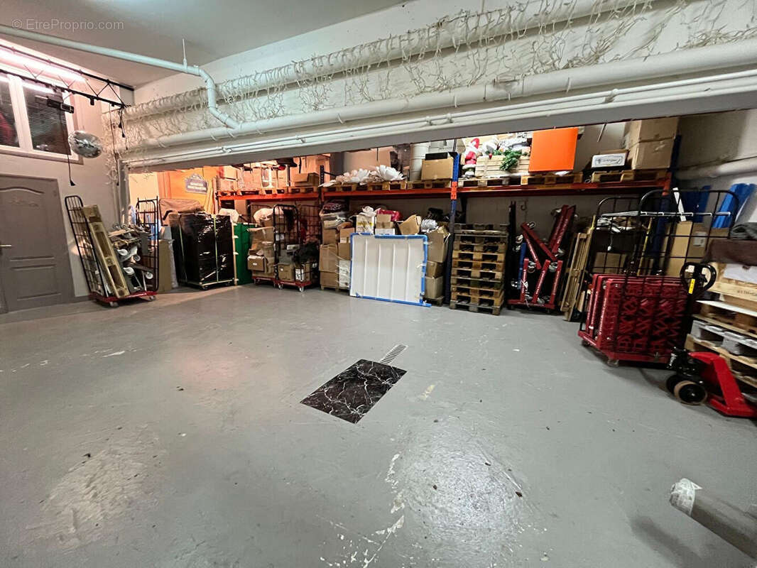 Commerce à COURBEVOIE