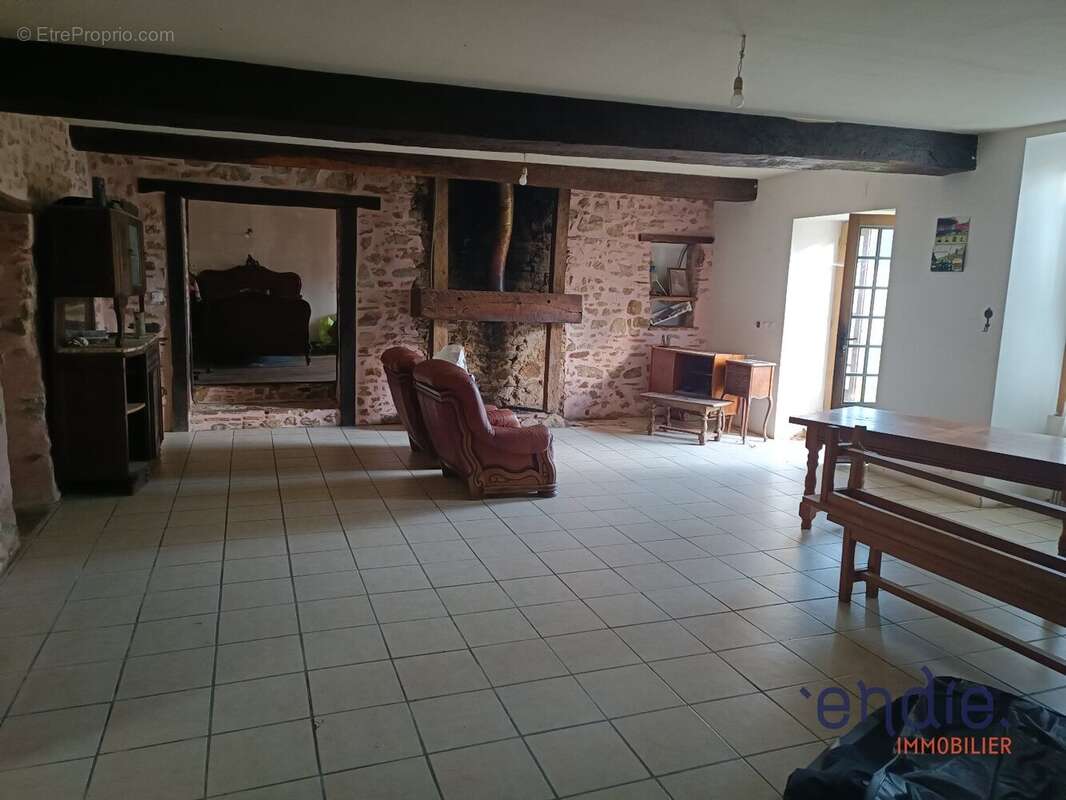 Maison à SAINT-DESIRE