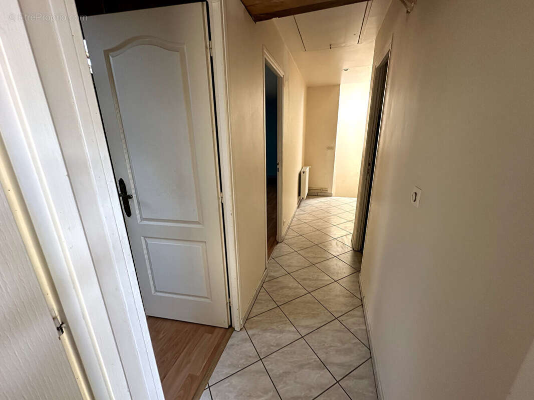 Maison à VILLENEUVE-LA-GUYARD