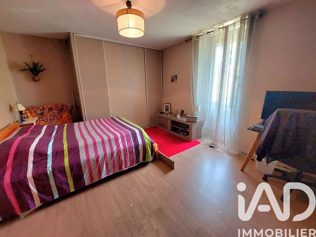Maison 430 m² à Bonneville-Et-Saint-Avit-De-Fumadieres  - photo 8