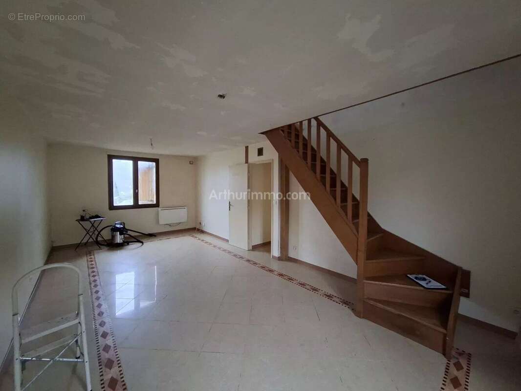 Maison à TALMONTIERS