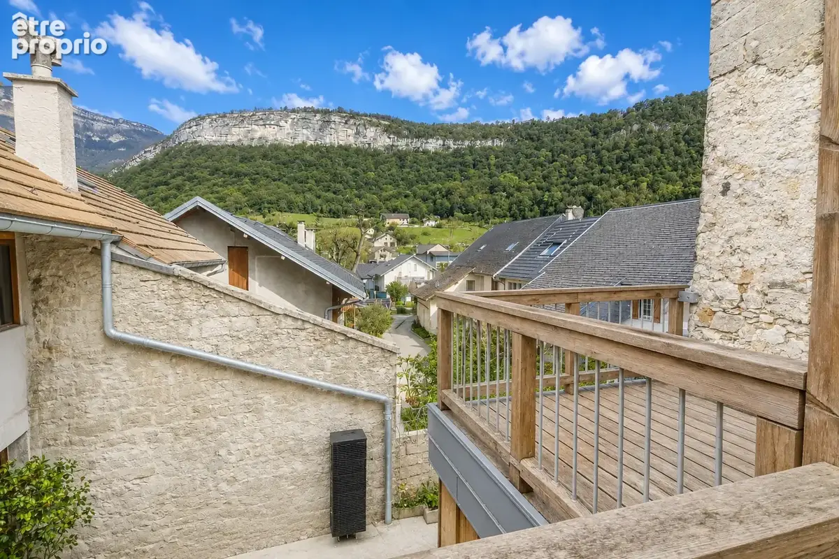 Secteur Sonnaz ancienne ferme rénovée d'environ 242 m2 avec un T2 indépendant - photo 23