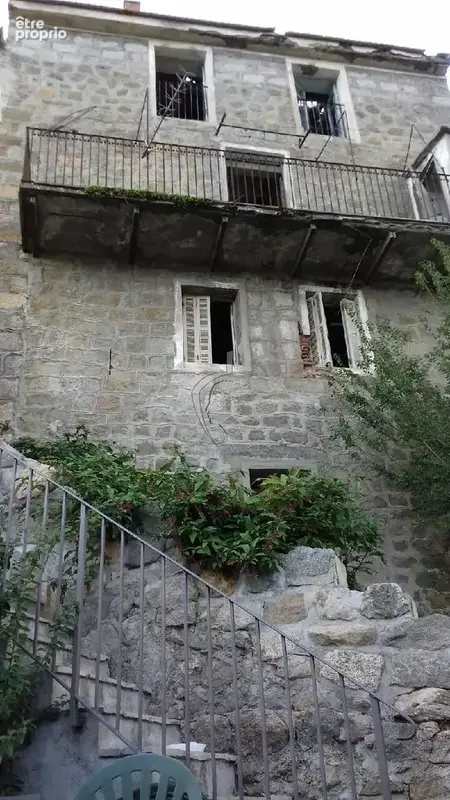 OLMETO VILLAGE Murs d'une ancienne maison à refaire entièrement - photo 3