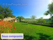 Maison à COUZE-ET-SAINT-FRONT