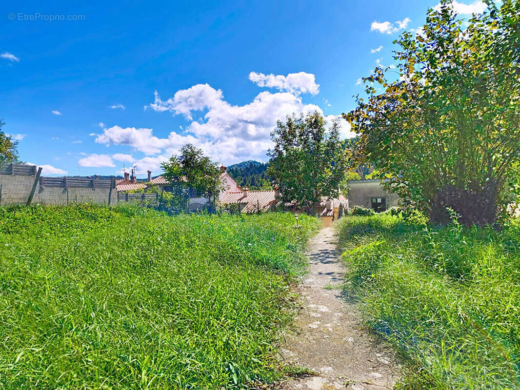 Appartement à SAINT-LAURENT-DE-CERDANS