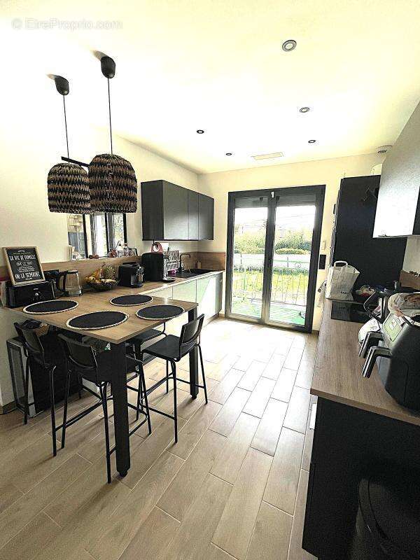 Maison à GREZIEU-LA-VARENNE