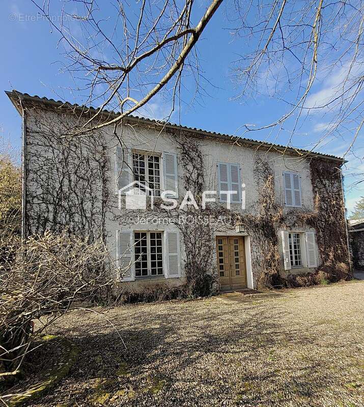 Maison 380 m² à Fauillet  - photo 6