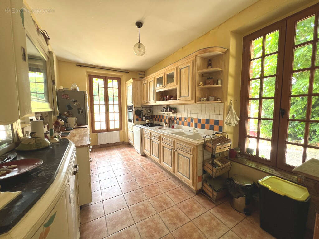 Maison à VILLENEUVE-SUR-YONNE