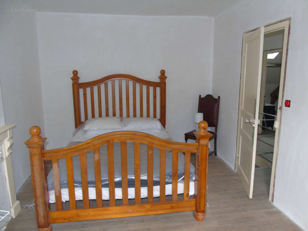 Maison à LA CROISILLE-SUR-BRIANCE