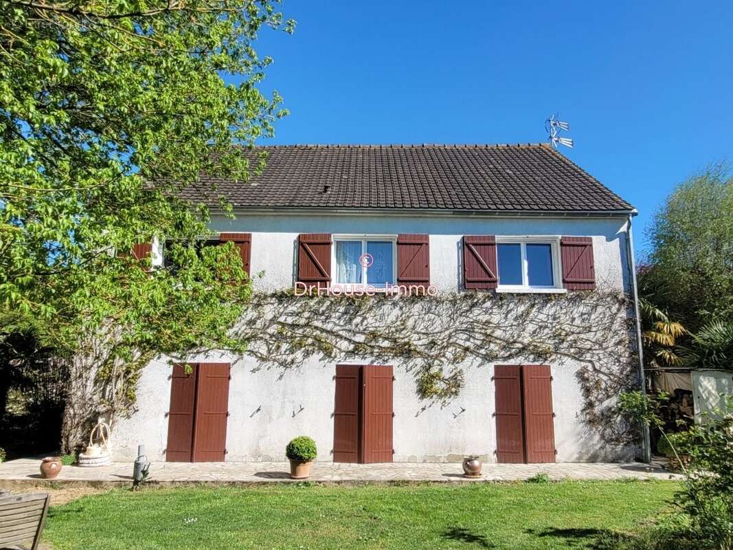 Maison à LA SELLE-SUR-LE-BIED