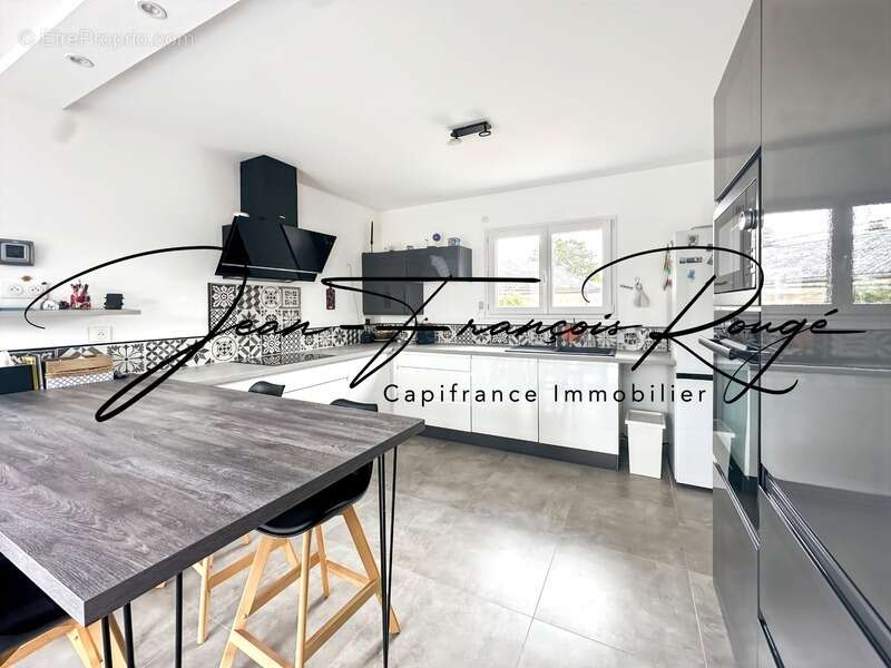 Maison contemporaine de 149 m² avec vie de plain-pied et à seulement 350 mètres de la plage !!! - photo 8