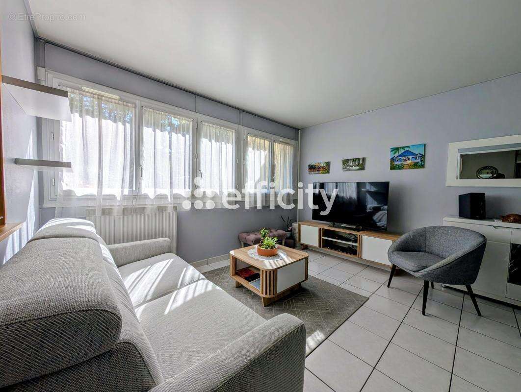 Appartement à ENGHIEN-LES-BAINS