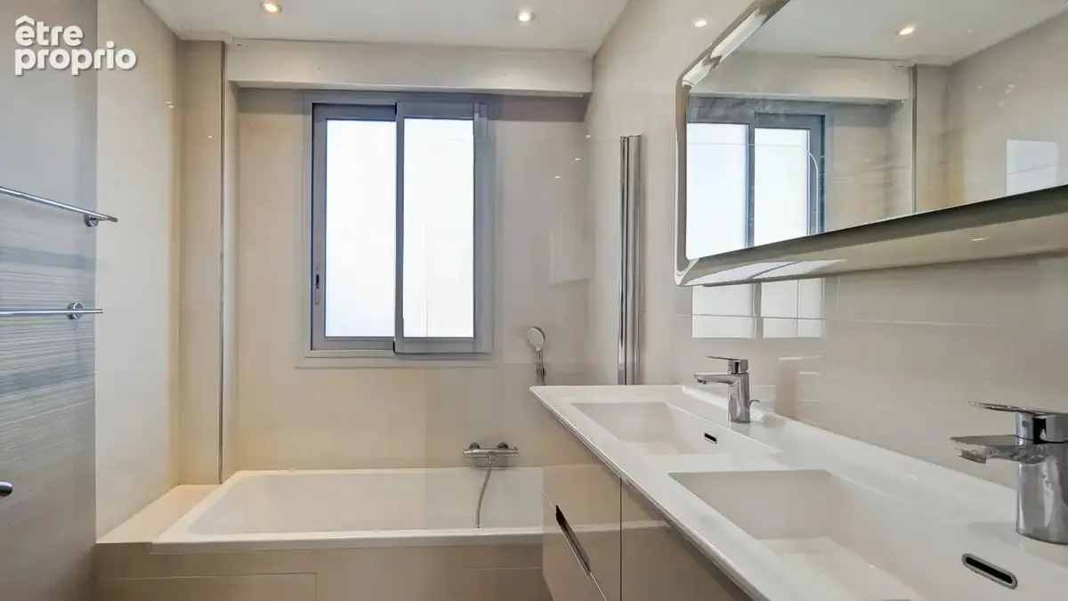NICE - CIMIEZ/RIMIEZ - Appartement 4 pièces avec terrasse, balcon et vue panoramique - photo 10