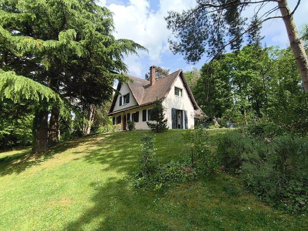 Maison à NESLES-LA-VALLEE
