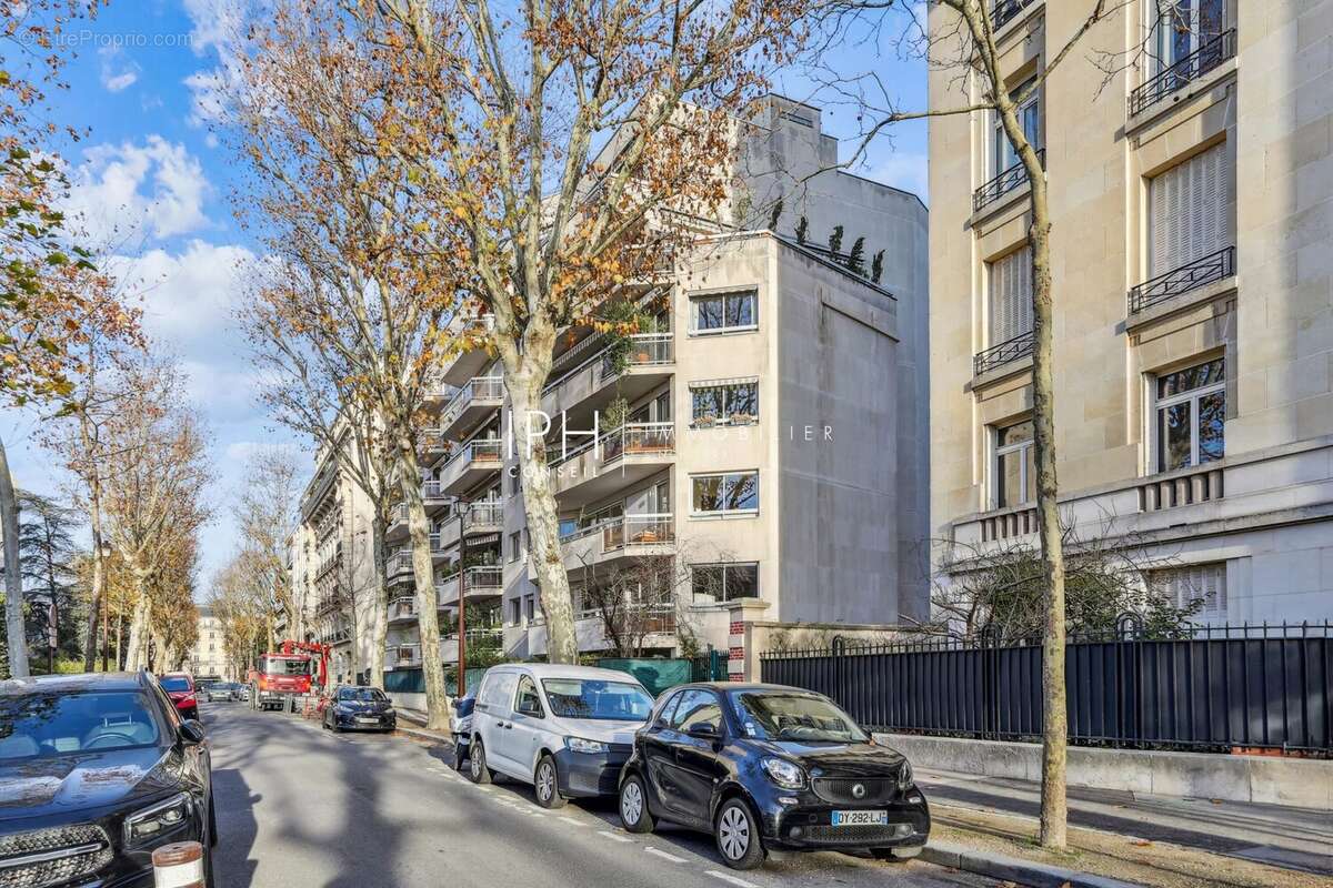 Appartement à NEUILLY-SUR-SEINE