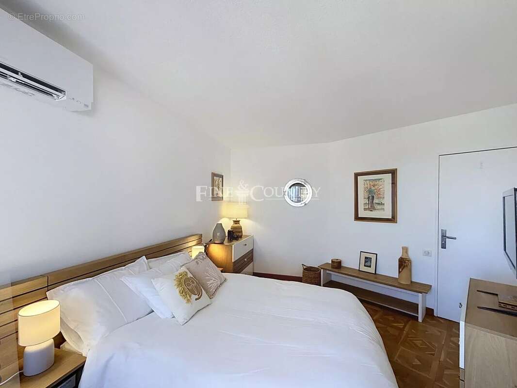 Appartement à MANDELIEU-LA-NAPOULE