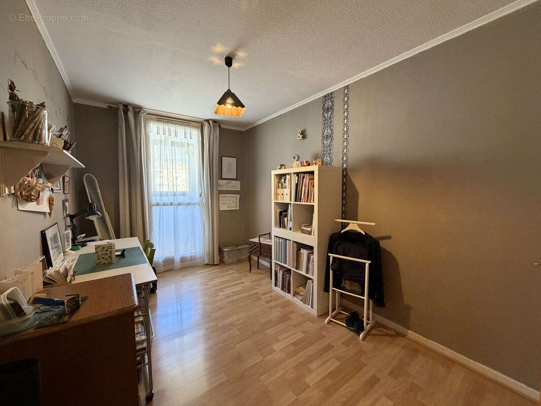 Appartement à CARROS