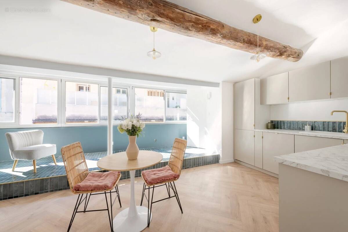 Appartement à MARSEILLE-5E