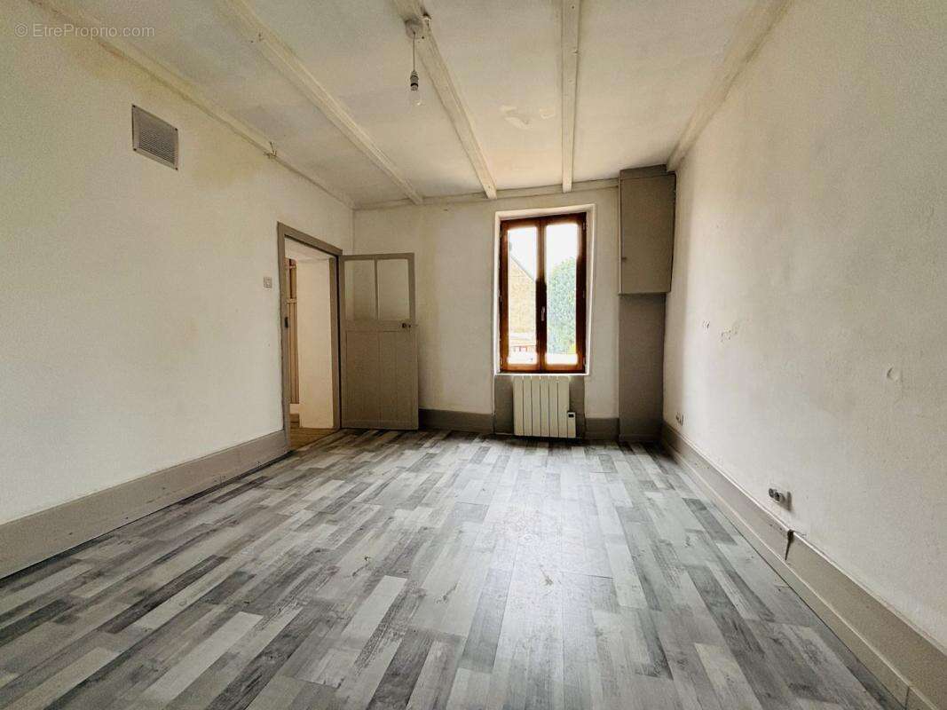 Maison 45 m² à Saint-Chabrais  - photo 4