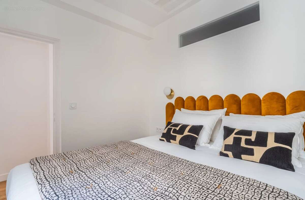 Appartement à PARIS-2E