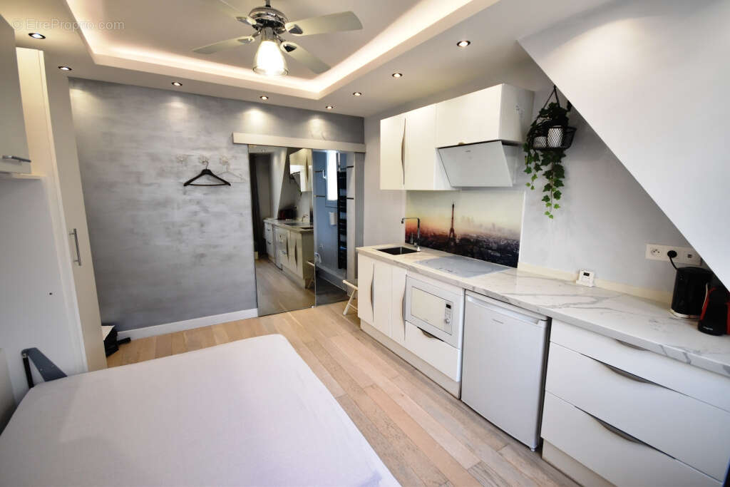 Appartement à PARIS-8E