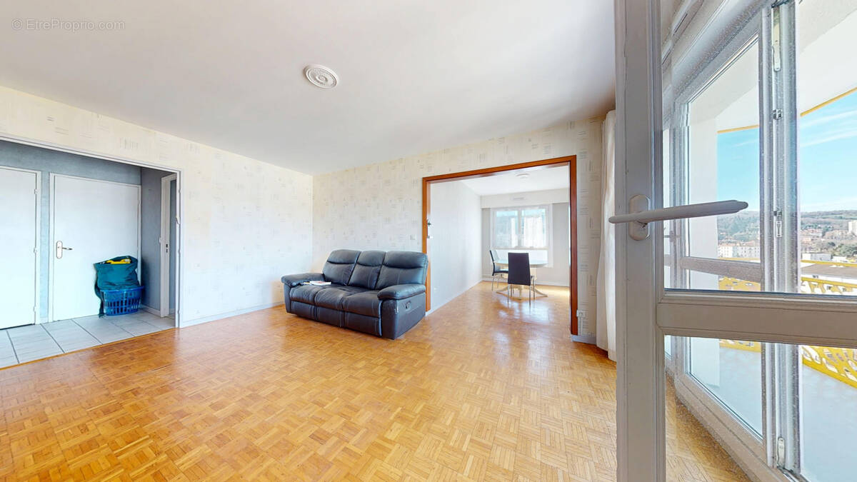 Appartement à SAINT-ETIENNE