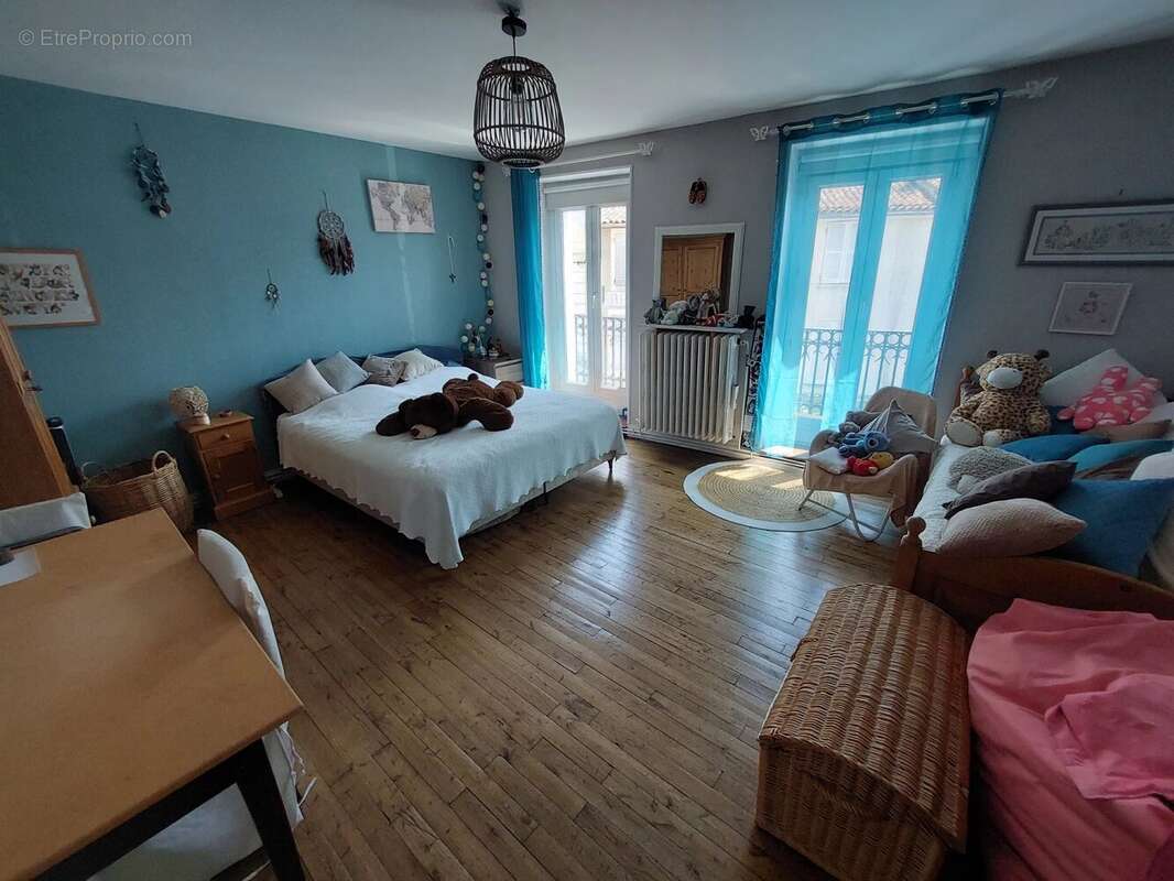 Appartement à RUFFEC