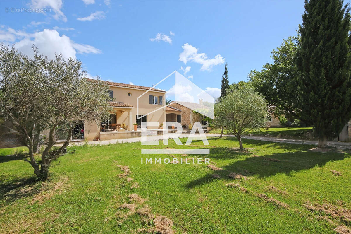 Maison 250m² à eyragues - photo 3