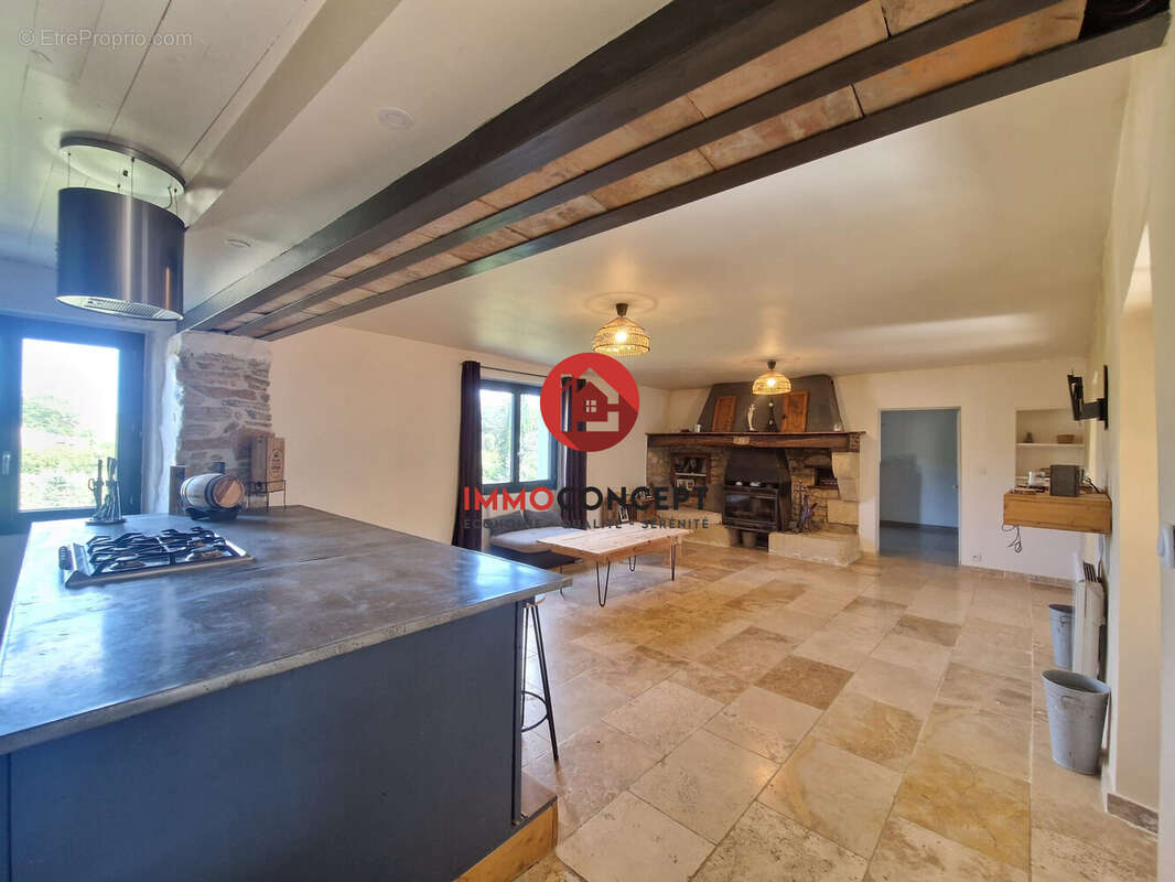 Maison 180 m² à Le Pin  - photo 4