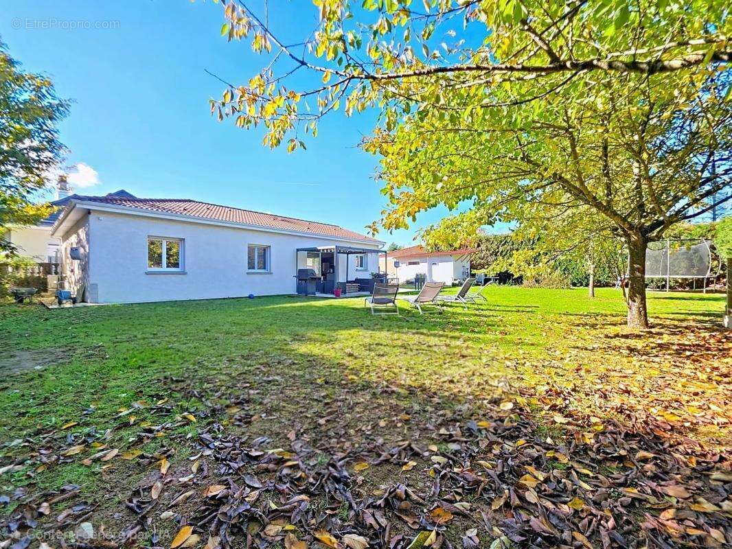 Maison à SAINT-PIERRE-DE-CHANDIEU