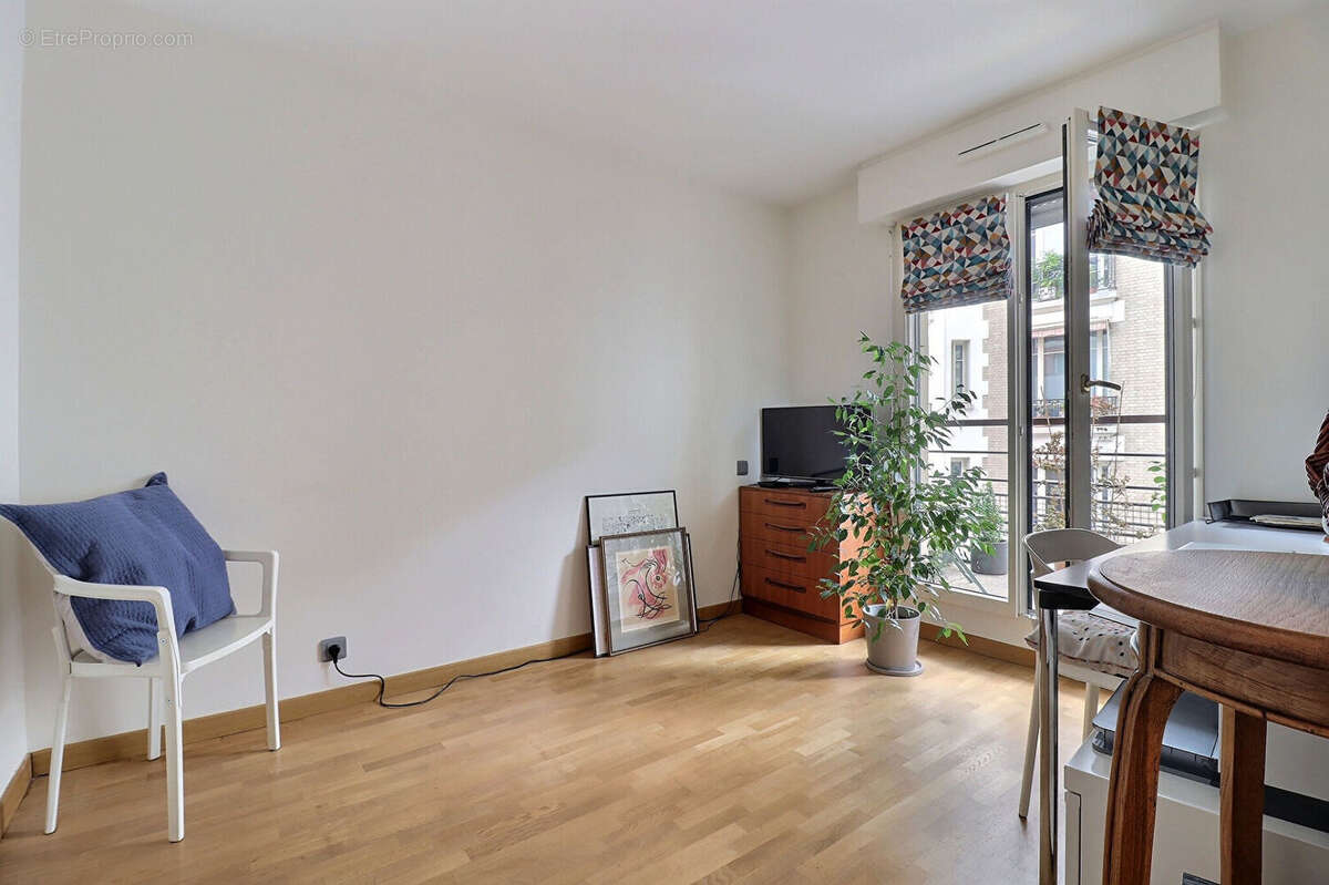 Appartement à PARIS-19E