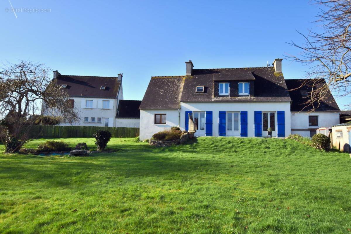 Maison à PLOMODIERN