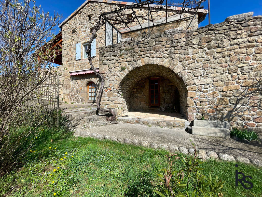 Maison à ANTRAIGUES-SUR-VOLANE