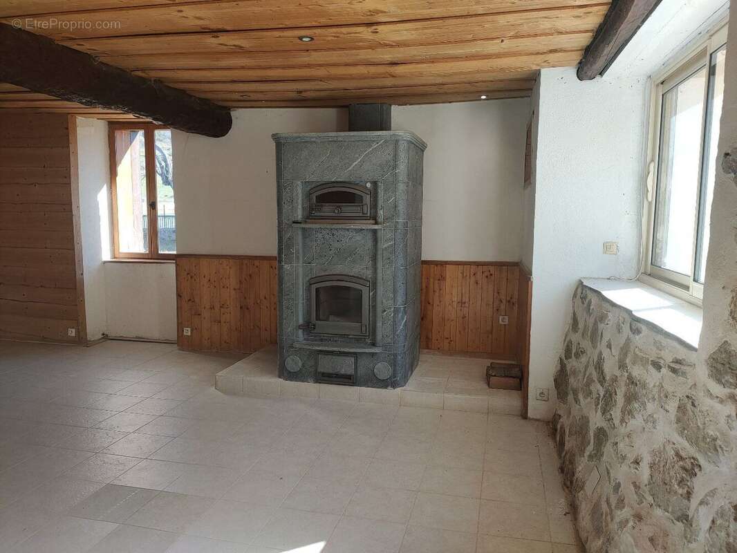 Maison de 200 m² en pierre avec jardin - photo 7