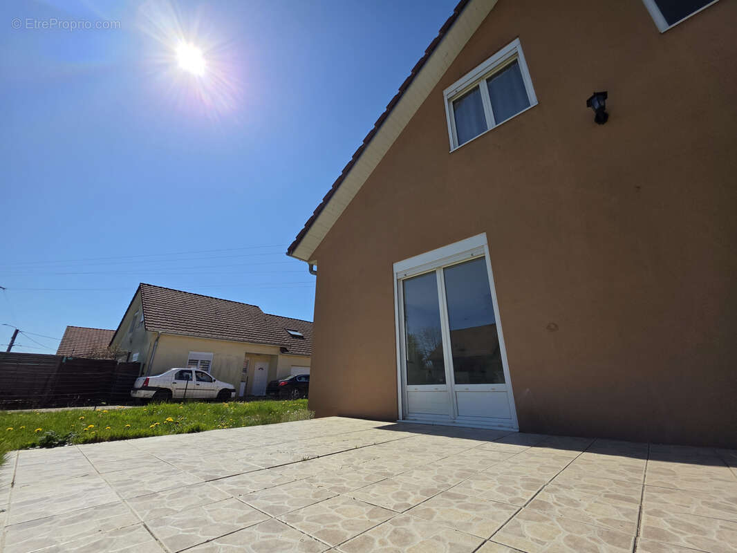 Maison 4 Chambres 133m2 LURE sur 5 ares 29 centiares de terrain - photo 11