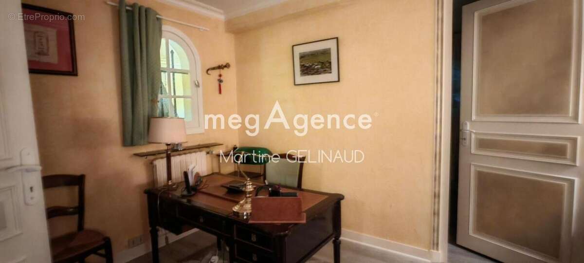 Maison 217 m² à Saintes  - photo 6