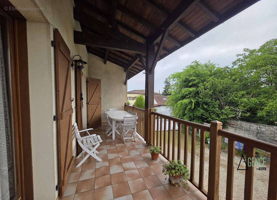 Maison 140 m² à Merignac  - photo 4
