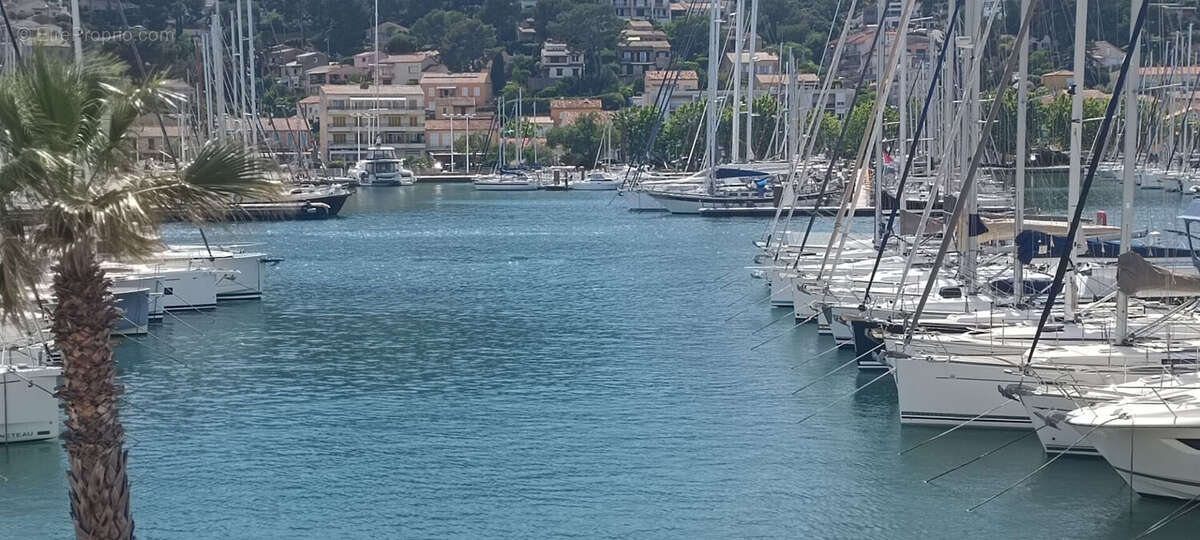 ** Vue mer ** Sur le Port ** Appartement 2 pièces ** (83430) SAINT MANDRIER SUR MER ** - photo 3