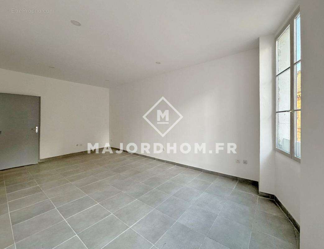 Appartement à MARSEILLE-1E
