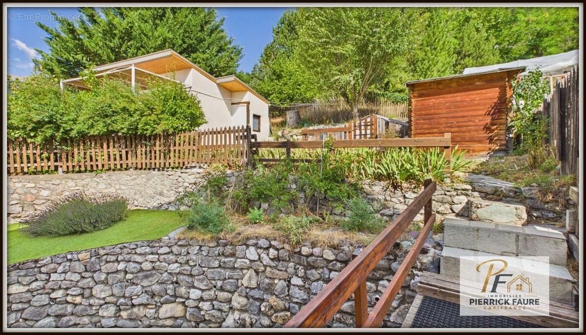 T4 rénové avec jardin, dépendance et vue panoramique – Briançon - photo 2