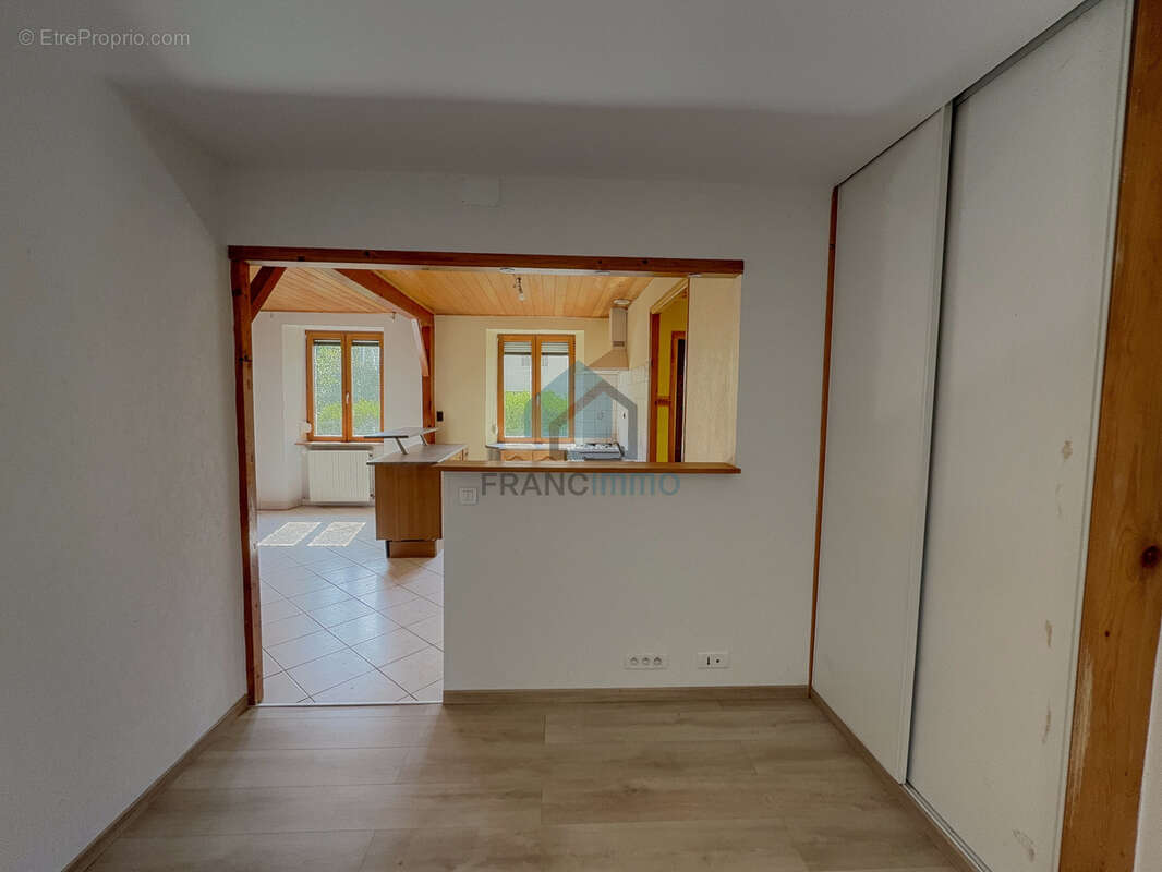 Appartement à PONT-DE-ROIDE