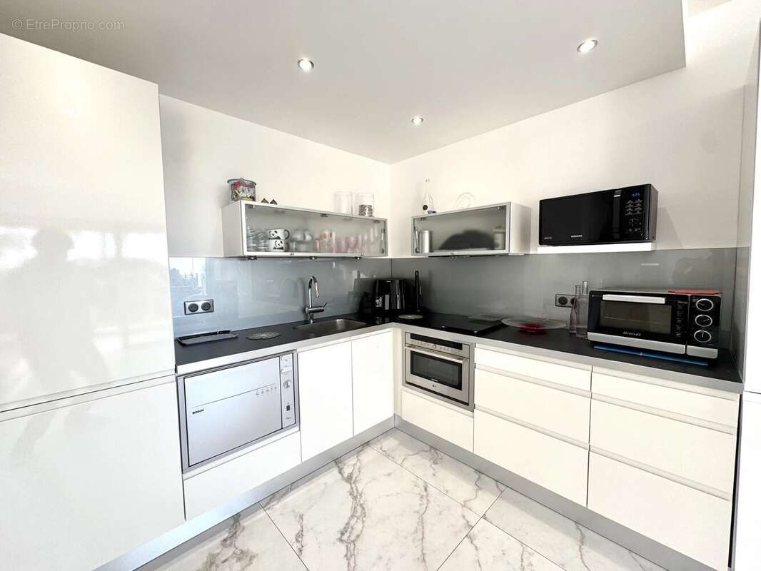 Appartement à VALLAURIS